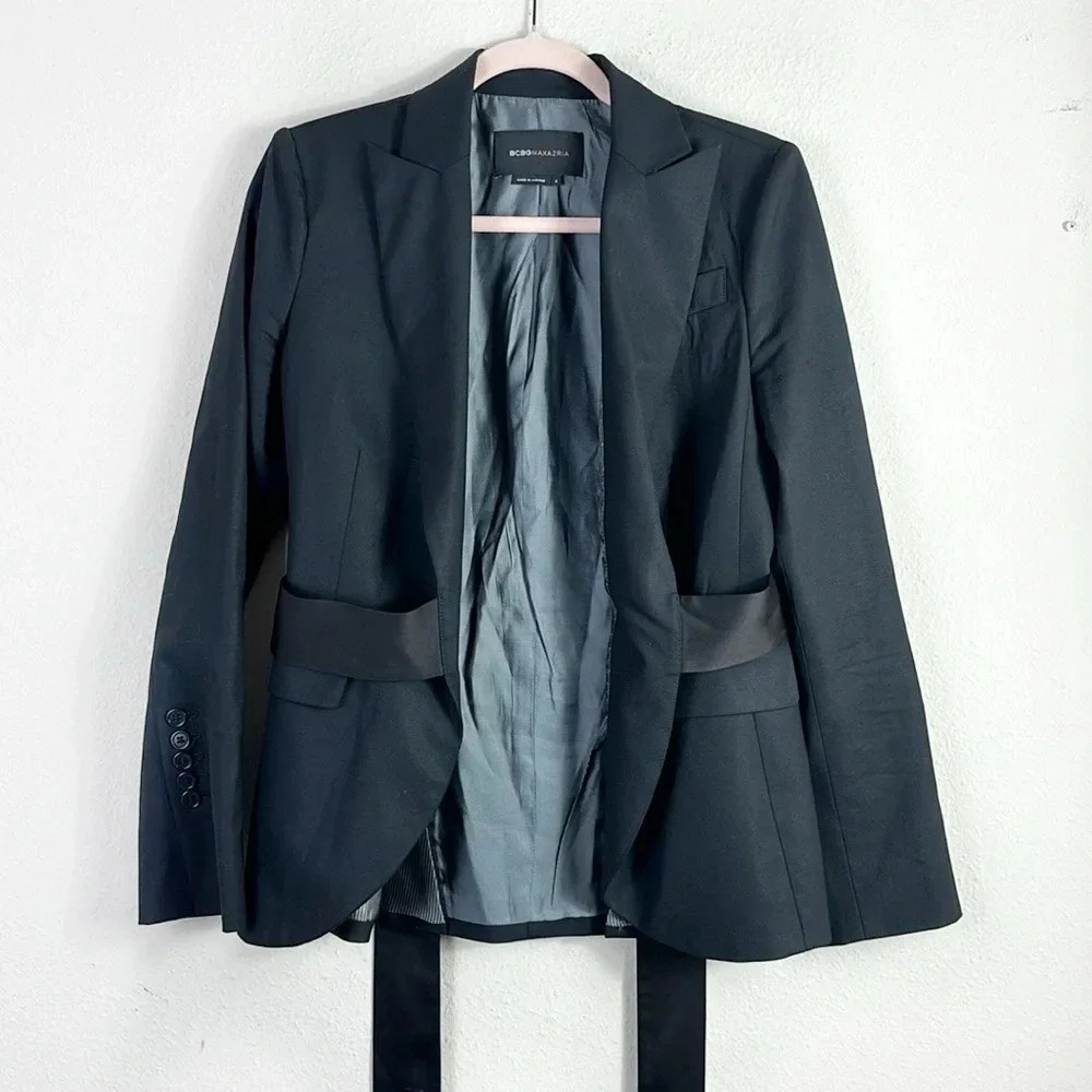 BCBG MAXAZRIA‎ Black Wrap Blazer with satin belt size Small